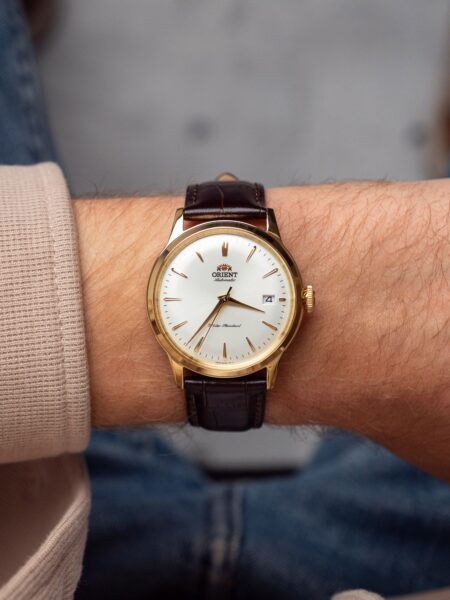 Alternative view of Bambino 38 White