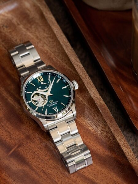Alternative view of Orient Star Skeleton Green