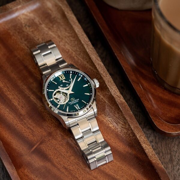 Alternative view of Orient Star Skeleton Green