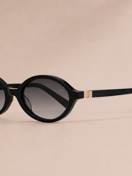 Alternative view of Polo Oval Black